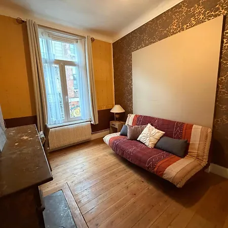 Homestay Les Coulisses *